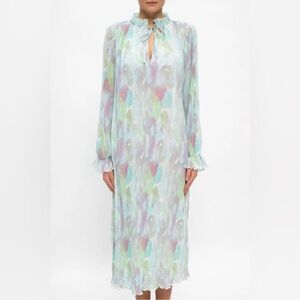 Gianni
Gianni Watercolor Dress, NWT
$222 $400